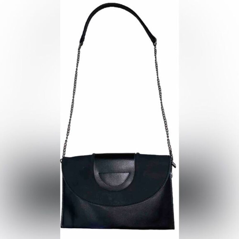 Black Faux Leather Shoulder purse 🦄🦄🦄